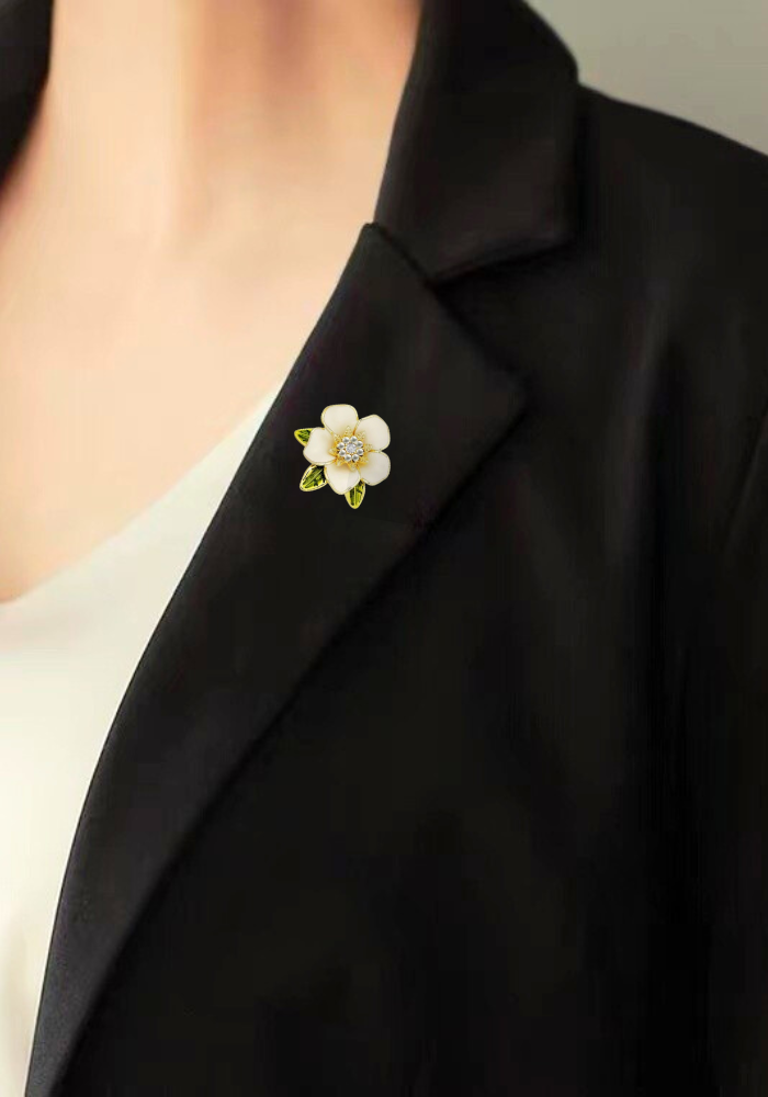 Camellia Pearl Crown